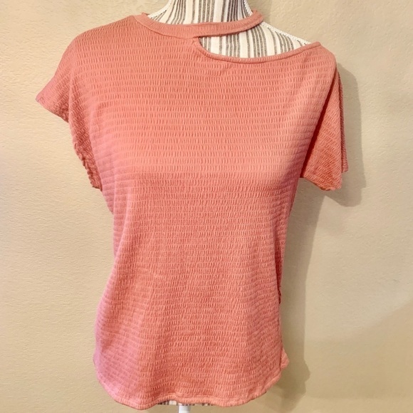 NWT Top XS Salmon Colored GibsonLook Waffled Crepe-like Fabric Asymmetrical Top - Picture 1 of 16